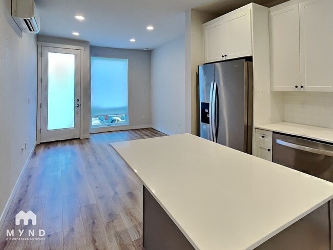 Building Photo - 7023 42nd Ave S