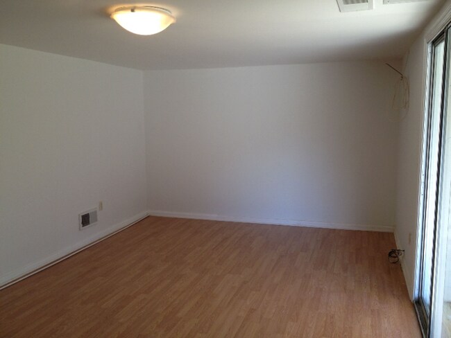 Building Photo - 104 Pipers Pl