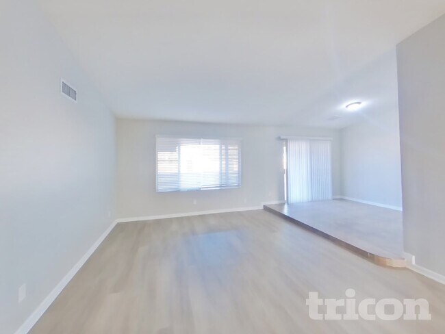 Foto del edificio - 10044 W Highland Ave