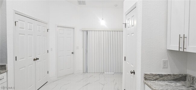 Foto del edificio - 4767 Jordan Ave S