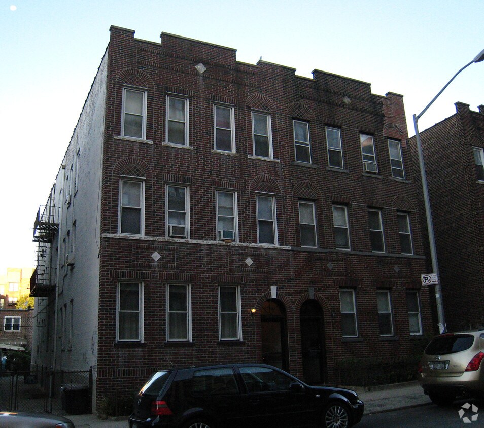 Primary Photo - 47-16 41st St