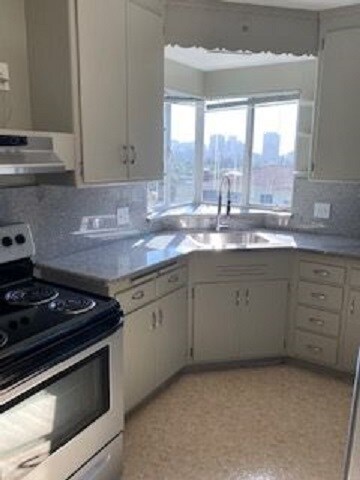 kitchen - 500 Merritt Ave