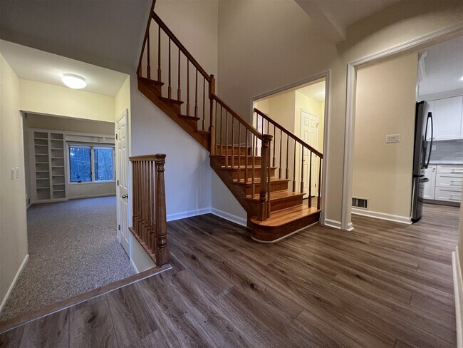Foto del edificio - 10 Foxwood Square, Old Tappan, NJ 07675 - ...