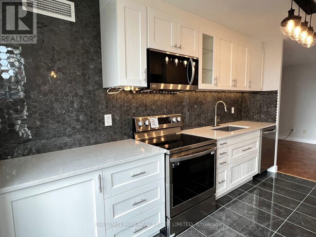 Photo du bâtiment - 909-943 EGLINTON Ave