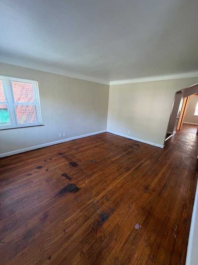 Building Photo - 5016 Newfield Ave