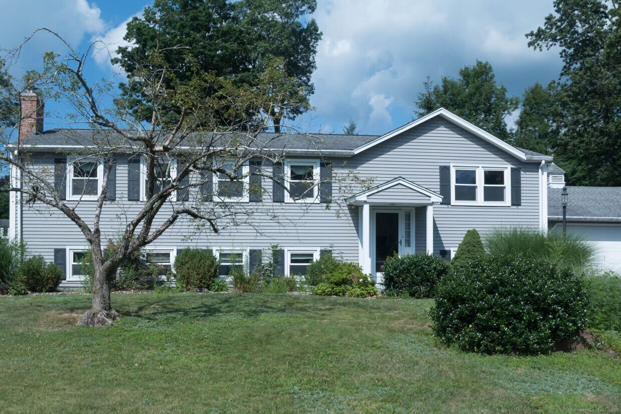 Primary Photo - 32 Washburn Dr