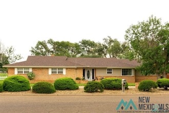 Building Photo - 1065 Fairway Terrace