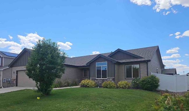 Foto del edificio - Spacious 3 bed, 2 Bath Wellington Home!