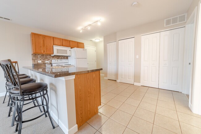 Building Photo - 3423 Ridgeland Ave