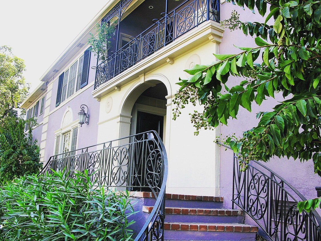Primary Photo - 6916 Beverly Blvd