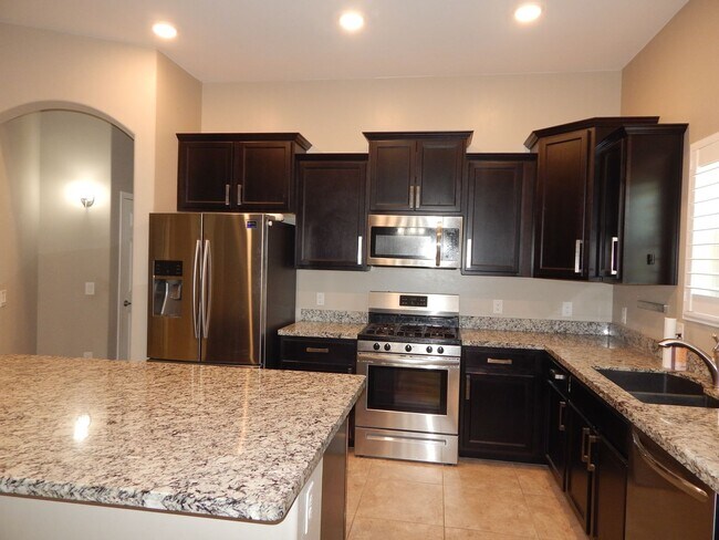 Foto del edificio - 3 bedrooms over 2200 Square Feet - Single Story-Marana