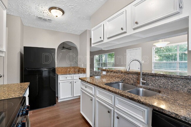 Foto del edificio - 20021 Cottonglade Ln