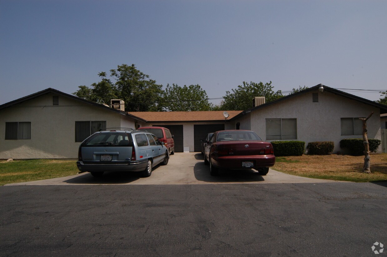 Foto del edificio - 7796 S Sterling Ave