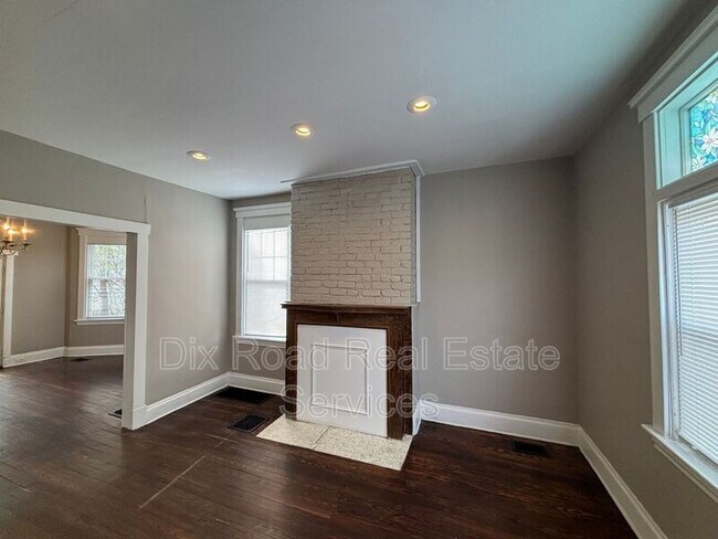 Building Photo - 5310 Carthage Ave