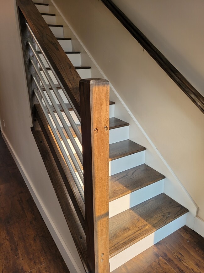 Building Photo - 4971 W 16th St