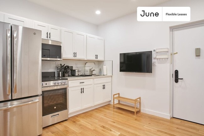 Building Photo - Cozy Private ROOM in Bed-Stuy