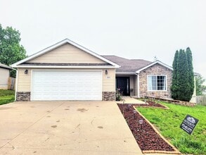 Building Photo - 109 Pioneer Ct