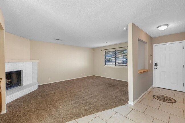 Foto del edificio - House For Rent | 3-Bed 2-Bath | 2-Car Garage | Rio Rancho SE | Large Backyard