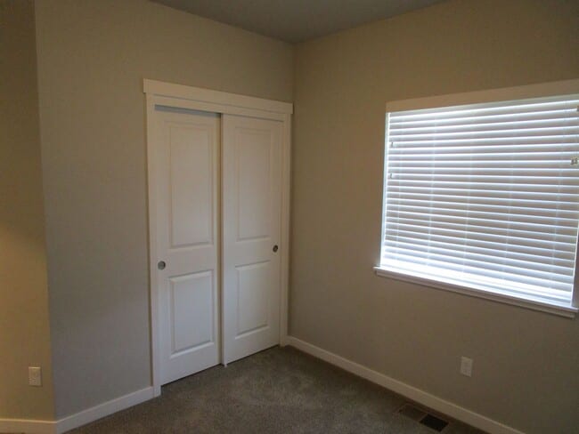 Building Photo - 0598