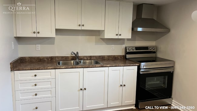 Building Photo - 433 Crerar Av