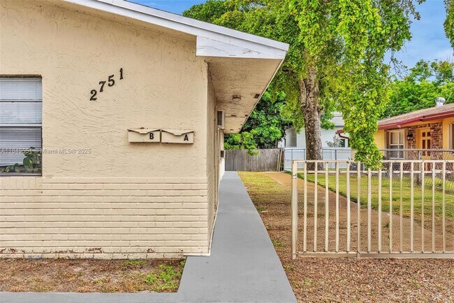 Foto del edificio - 2751 NW 14th Ct