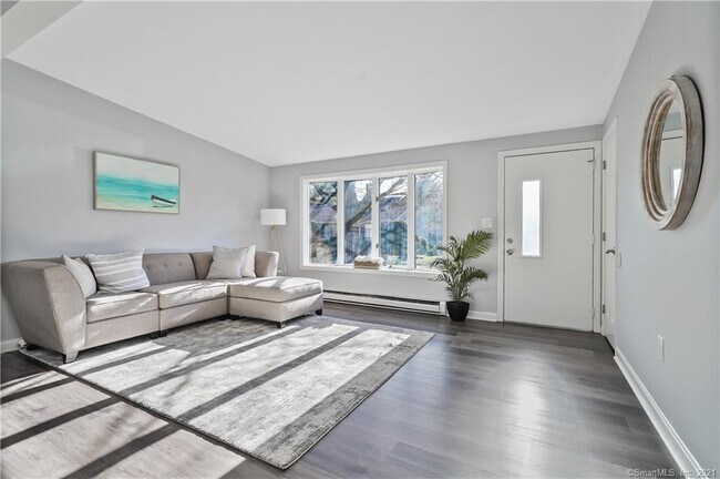 Foto del edificio - 24 Oakview Cir