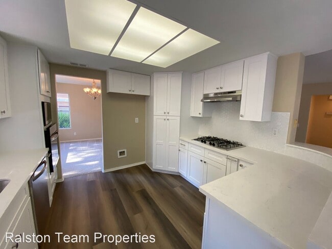 Building Photo - 4 br, 2.5 bath House - 2340 Eastridge Loop
