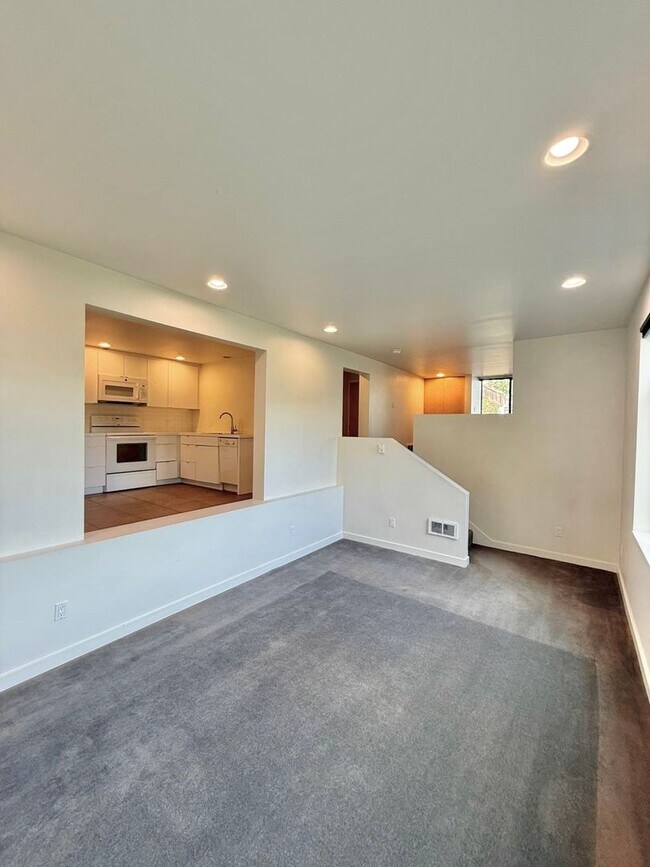 Photo - 1500 S Atlantic St Apartment