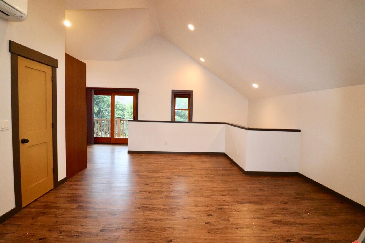 iving room view to dining - 6864 Ne Oregon St