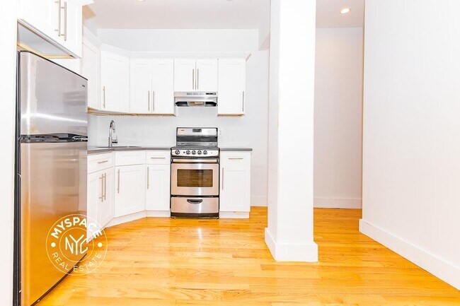 Foto del edificio - 1819 Beverley Rd