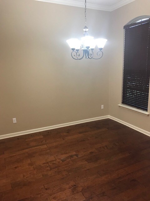 Building Photo - 301 Annabelle Ln
