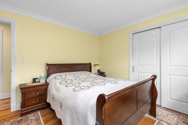 Foto del edificio - 5315 W Wellington Ave