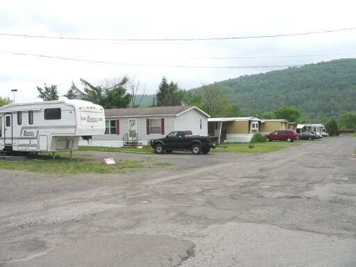 Building Photo - Route 12 S & Gilmour