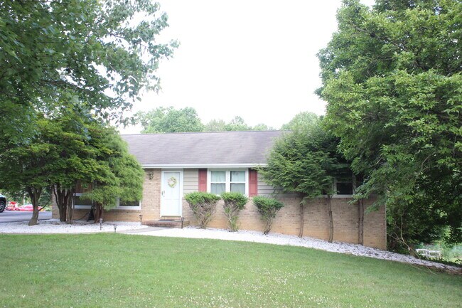 Building Photo - 2625 Liter Dr