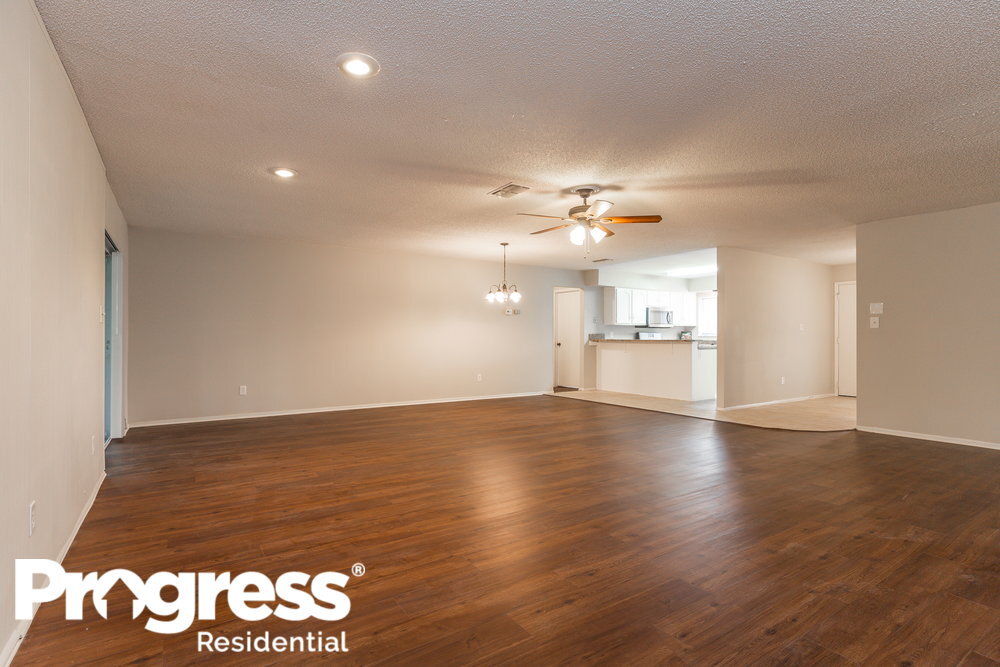 Foto principal - 10241 Marco Polo Dr