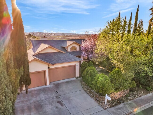 Building Photo - REMARKABLE VIEWS...LOTS OF PRIVACY IN YOUR OWN LITTLE WORLD..