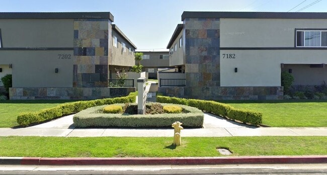Building Photo - Candlewood