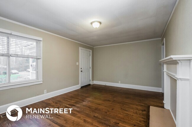 Building Photo - 1525 Effingham Rd