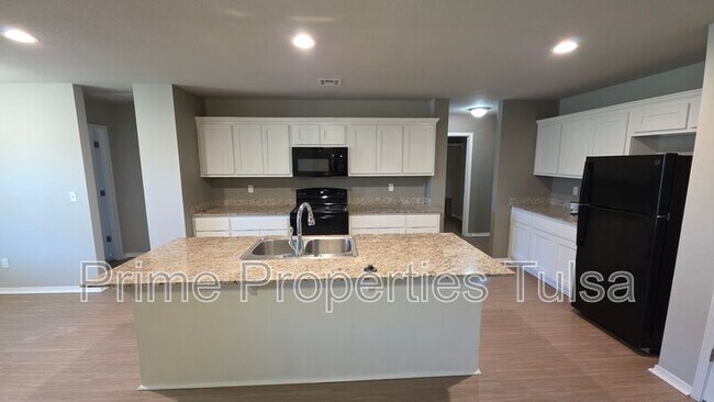 Foto del edificio - 14701 N 46th W Ave