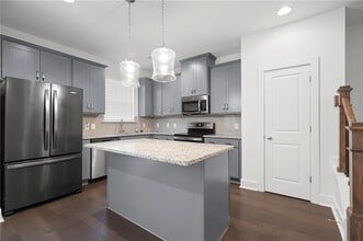 Building Photo - 1908 Plainsboro Dr
