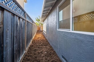 Building Photo - 700 Gull Ave