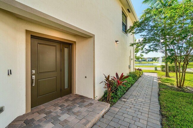 Foto del edificio - 6001 Woods Edge Cir