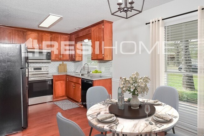 Foto del edificio - 115 Cedar Breeze Ln