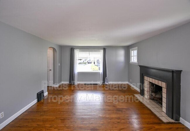 Building Photo - 2421 Nicholas Pl NW