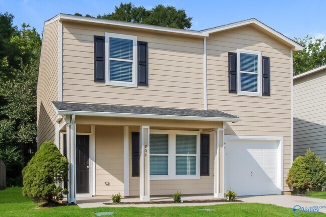 Building Photo - 204 Farmington Dr