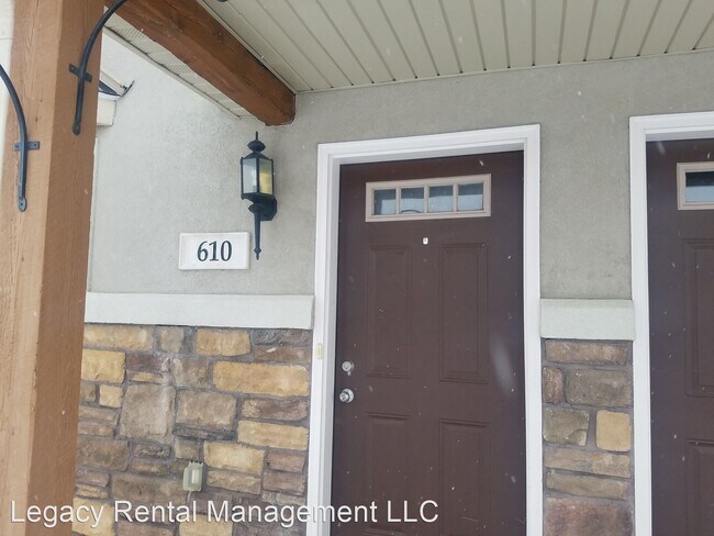 Building Photo - 2 br, 1.5 bath House - 610 Trejo Street