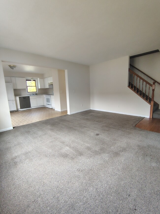 Building Photo - 2180 Reed Ave