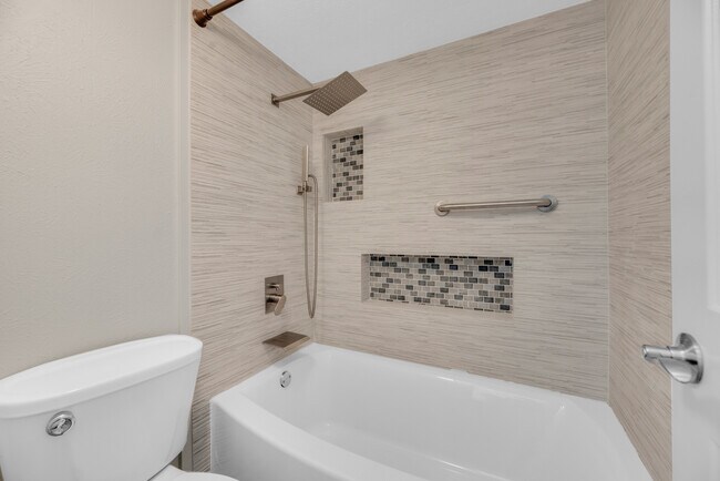 Foto del edificio - 4817 Trailwood Dr