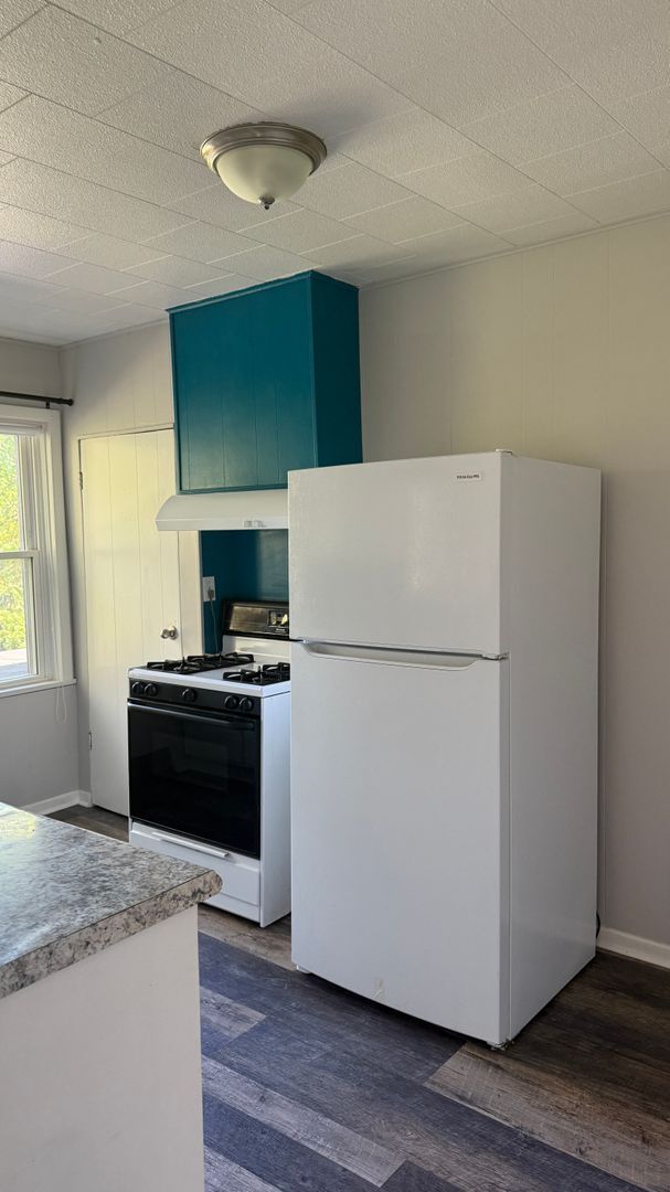 Foto del edificio - 2 bedroom side by side duplex ready now!