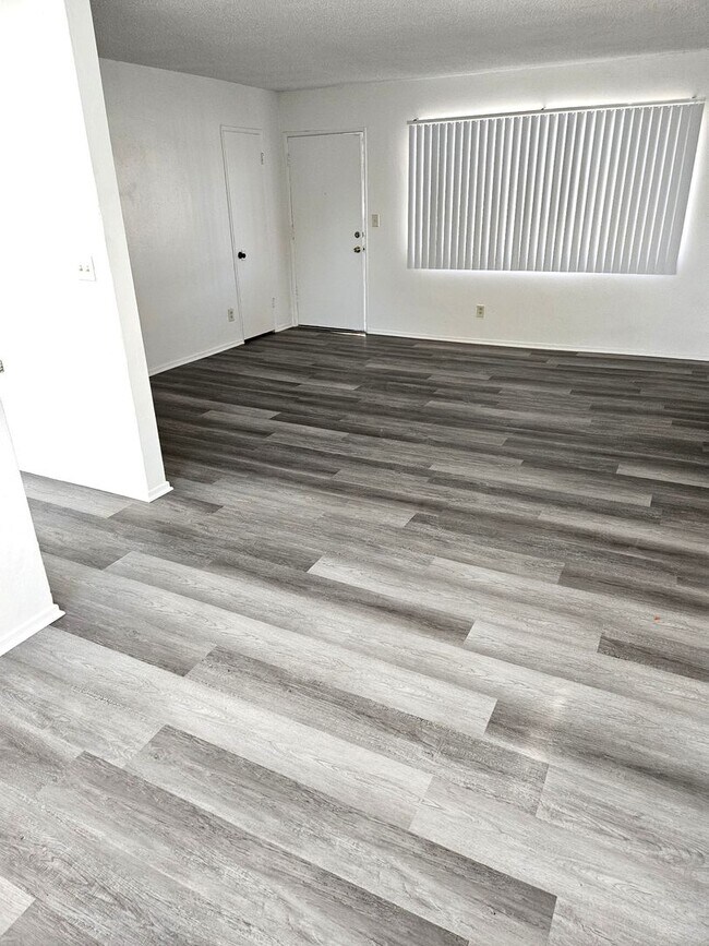 Building Photo - North Hills, cute 1bd/1ba, move-in ready!